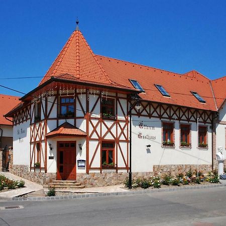 Szent Anna Panzio Es Etterem Hotel Szob Exterior foto