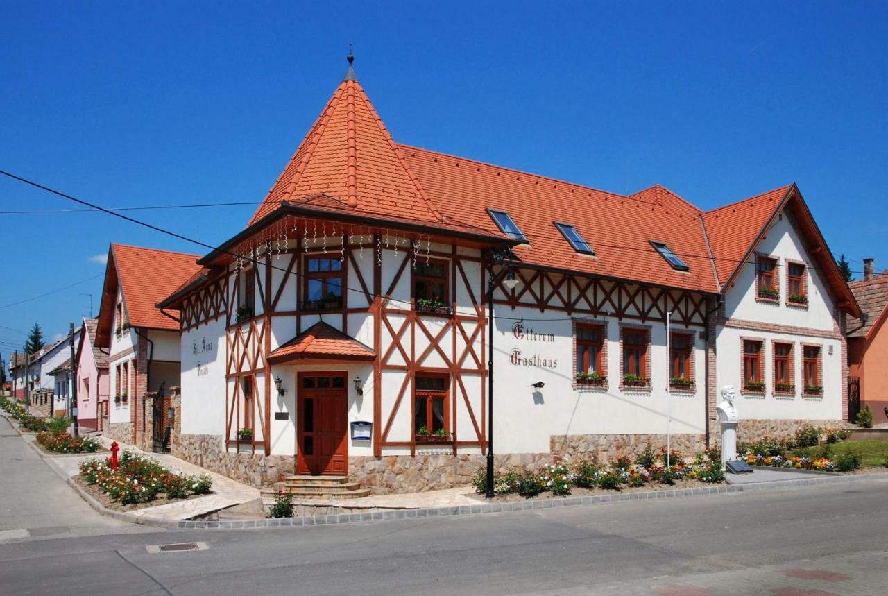 Szent Anna Panzio Es Etterem Hotel Szob Exterior foto